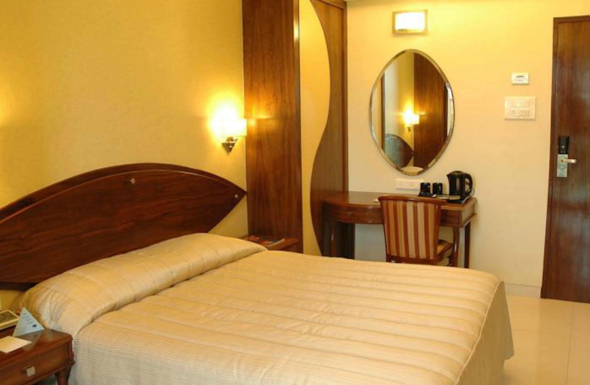 Fabhotel Shubhangan - Nr Bandra Bombay Esterno foto